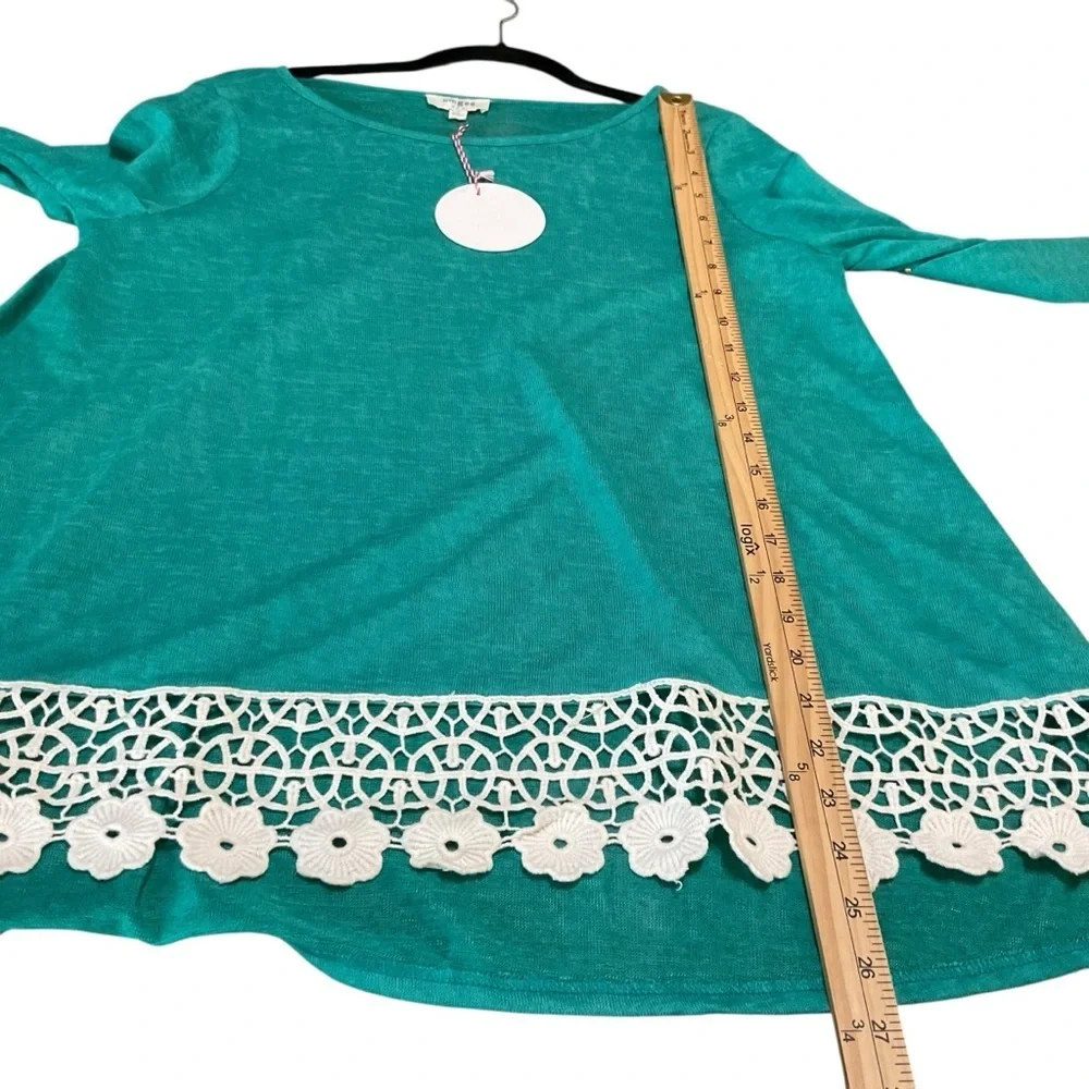Umgee Teal Long Sleeve Tunic Top w/ Crochet Lace Hem – NWT – Size Small
